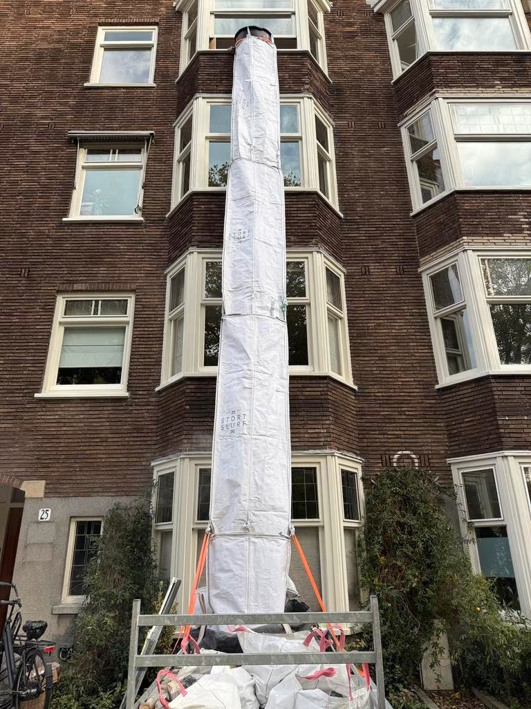 Flexible Schuttrutsche im Einsatz 2