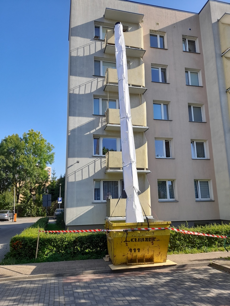 Flexible Schuttrutsche im Einsatz in Italien